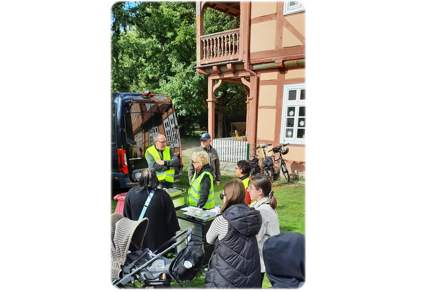 Lions Club Wienhausen-Flotwedel auf dem Flohmarkt im September 2024
