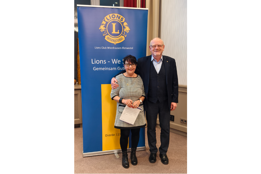 von links nach rechts: Christa Tzanov-Heil und Hermann Baars