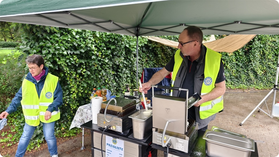 Lions Club Wienhausen-Flotwedel auf dem Flohmarkt am 02. August 2025