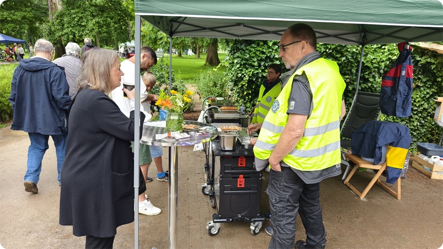 Lions Club Wienhausen-Flotwedel auf dem Flohmarkt am 02. August 2025