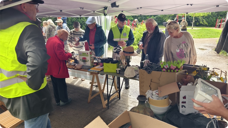 Lions Club Wienhausen-Flotwedel auf dem Flohmarkt am 02. August 2025