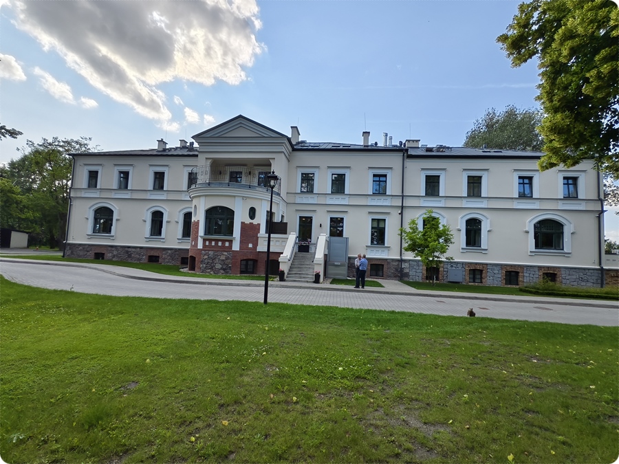 Das erste Treffen im Hotel Dwór Skrzynki bei Poznań