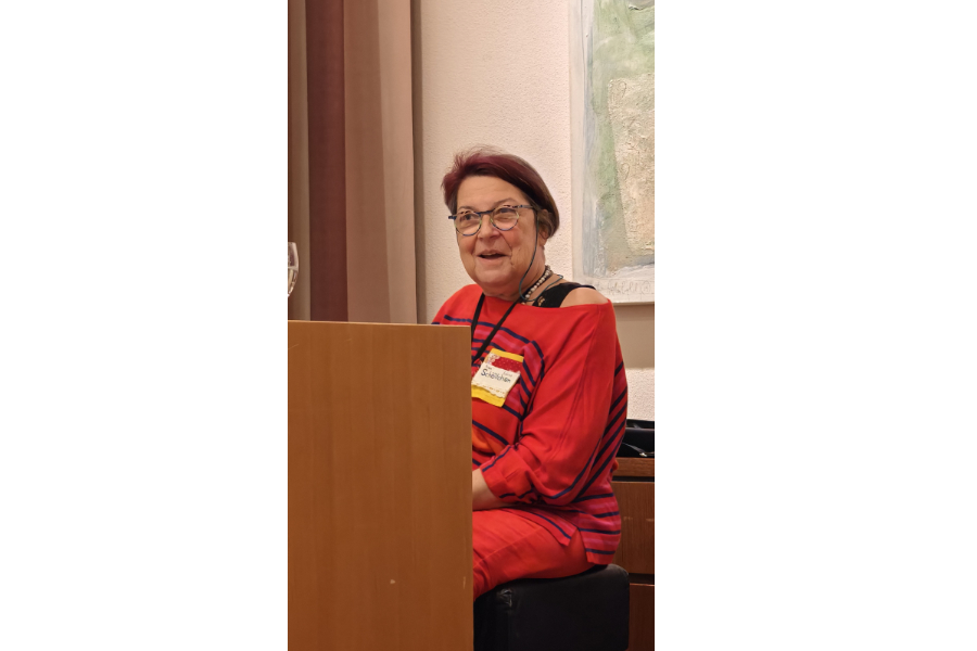 Dozentin Frau Sabine Schöllchen