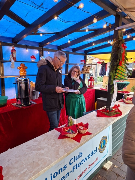 Standbetreuung mit Angela Wolter und Jürgen Höner