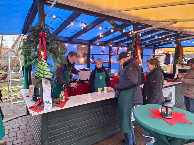 Standbetreuung mit Daniel Beer und Sohn John, sowie Frank-Rüdiger Pawils