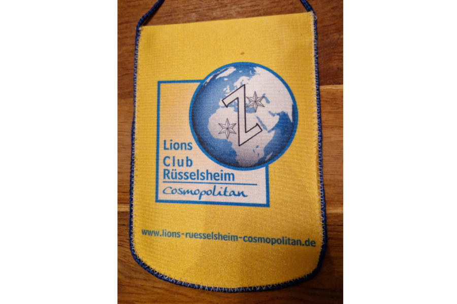 Wimpel des Lions Club Rüsselsheim Cosmopolitan
