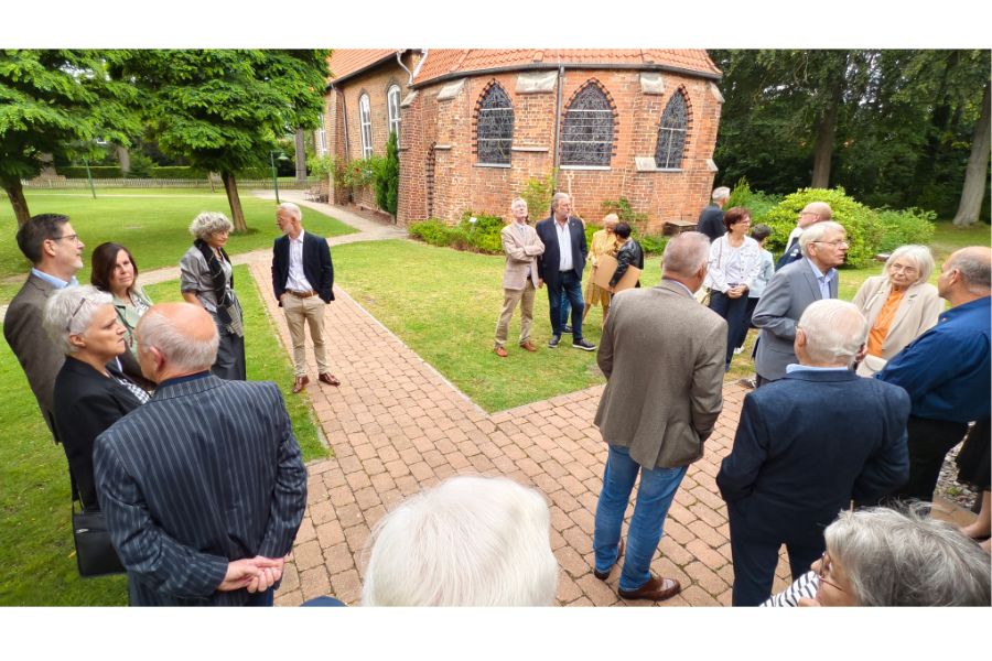 Treffen vor dem Gemeindehaus der St. Marien Kirche in Wathlingen