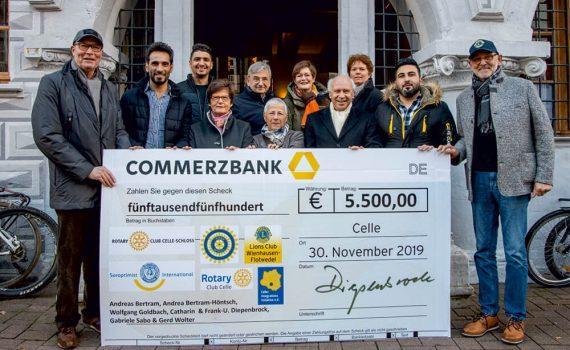 Lions Club Wienhausen-Flotwedel beteiligt sich mit 1.000 € an Spendenaktion für drei Flüchtlinge