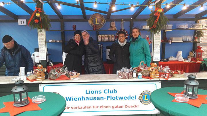 Weihnachtsstand vom Lions Club Wienhausen-Flotwedel auf dem Weihnachtsmarkt Wienhausen 2018
