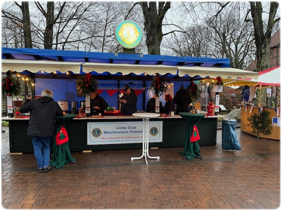 Weihnachtsstand vom Lions Club Wienhausen-Flotwedel auf dem Weihnachtsmarkt Wienhausen 2024